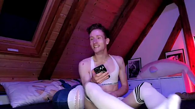 Femboy Lockey online show from 09/10/25, 06:19