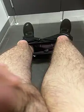 Snapshot of Drummer112 chatting on 11/03/25, 02:29 Drummer112 online show from 11/03/25, 02:29