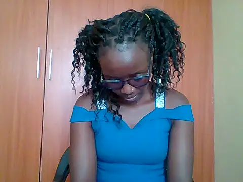 Snapshot of sexy_darleen23 chatting on 03/27/26, 10:48 sexy darleen23 online show from 03/27/26, 10:48
