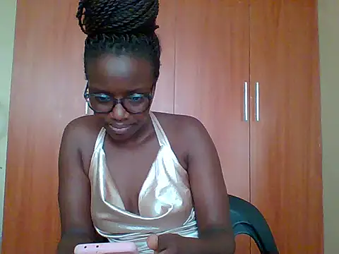 Snapshot of sexy_darleen23 chatting on 04/14/26, 09:15 sexy darleen23 online show from 04/14/26, 09:15