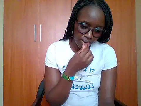 Snapshot of sexy_darleen23 chatting on 05/20/26, 12:33 sexy darleen23 online show from 05/20/26, 12:33