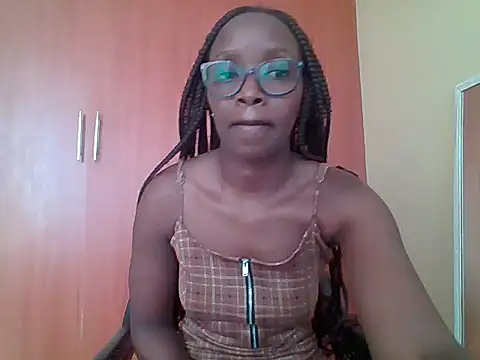 Snapshot of sexy_darleen23 chatting on 08/06/26, 08:05 sexy darleen23 online show from 08/06/26, 08:05