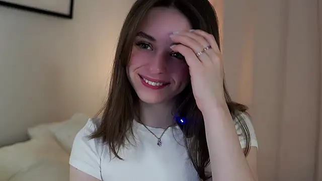 Snapshot of EstherMitchel chatting on 01/10/25, 01:10 EstherMitchel online show from 01/10/25, 01:10