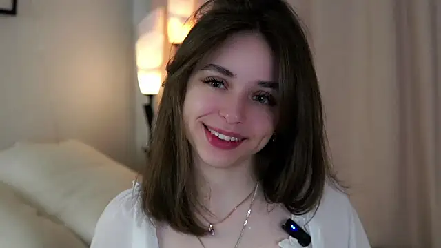 Snapshot of EstherMitchel chatting on 01/15/25, 01:12 EstherMitchel online show from 01/15/25, 01:12