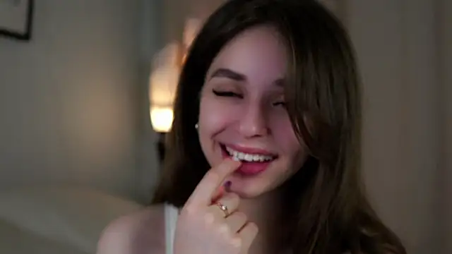Snapshot of EstherMitchel chatting on 01/18/25, 01:08 EstherMitchel online show from 01/18/25, 01:08