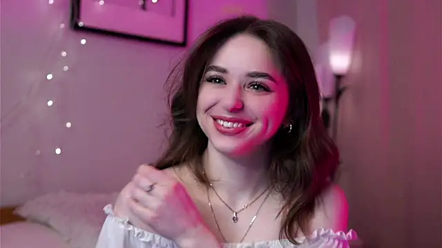Snapshot of EstherMitchel chatting on 03/01/25, 01:22 EstherMitchel online show from 03/01/25, 01:22