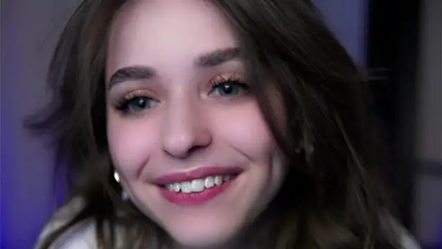 Snapshot of EstherMitchel chatting on 03/03/25, 07:32 EstherMitchel online show from 03/03/25, 07:32