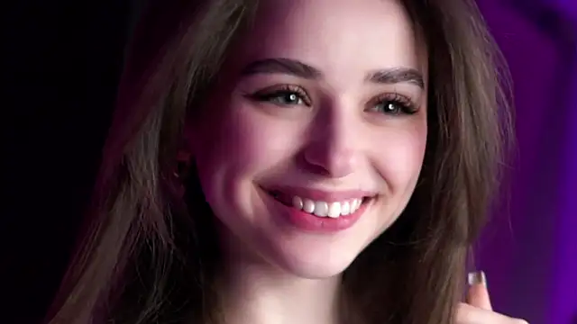 Snapshot of EstherMitchel chatting on 03/09/25, 04:27 EstherMitchel online show from 03/09/25, 04:27