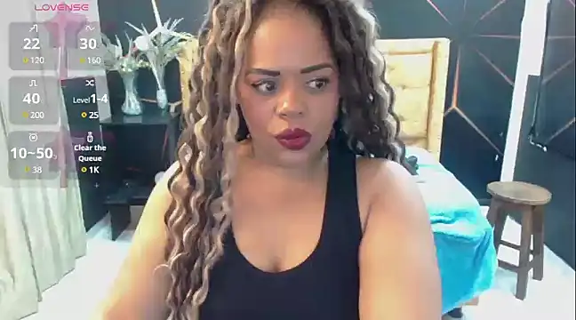 mia cuello online show from 12/11/24, 08:04