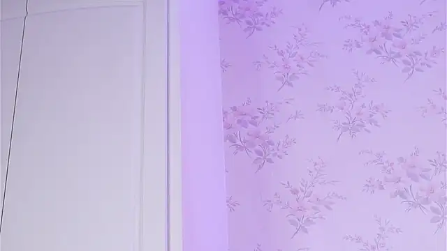 Snapshot of ClaraHazel chatting on 11/13/25, 06:56 ClaraHazel online show from 11/13/25, 06:56