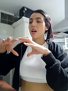 Julie Bennet online show from 10/17/25, 04:26