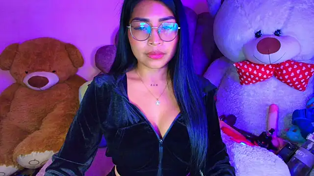 Pocahontascute 33 online show from 06/05/26, 01:12
