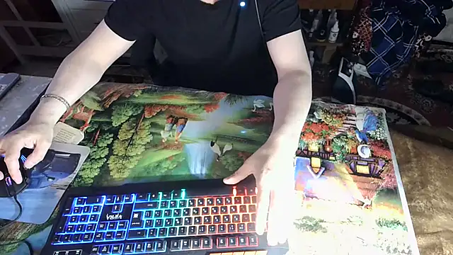 Snapshot of oleg1984 chatting on 09/10/25, 05:24 oleg1984 online show from 09/10/25, 05:24