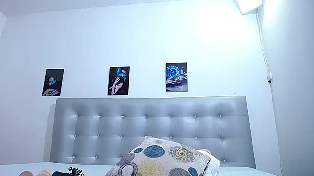 horny-juliette online show from 05/28/26, 01:08