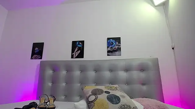 horny-juliette online show from 06/09/26, 12:39