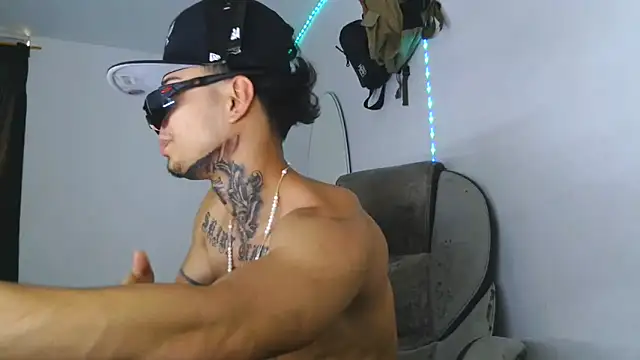 Skartoliver online show from 10/17/25, 04:20