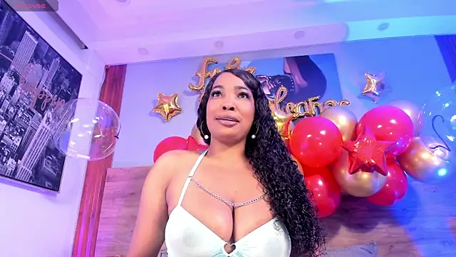 Snapshot of Aliisson_Cruz chatting on 11/07/25, 02:44 Aliisson Cruz online show from 11/07/25, 02:44