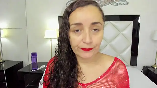  luna  sweet  online show from 01/26/25, 03:27