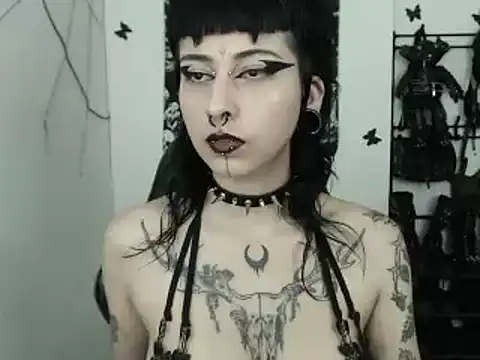 n0sferatus   online show from 10/04/25, 02:42