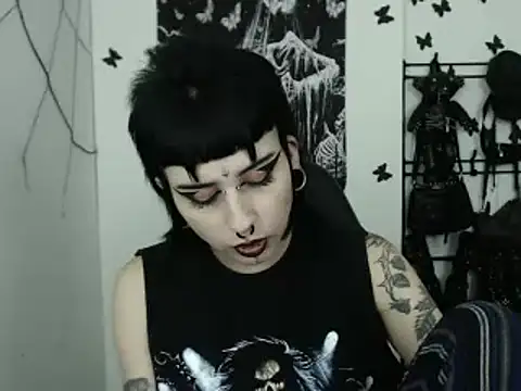 n0sferatus   online show from 10/25/25, 01:02