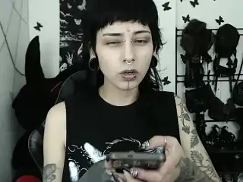 Snapshot of n0sferatus__ chatting on 02/01/26, 02:10 n0sferatus online show from 02/01/26, 02:10