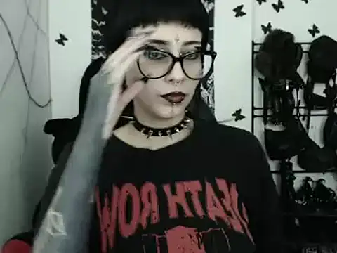 Snapshot of n0sferatus__ chatting on 02/05/26, 03:33 n0sferatus online show from 02/05/26, 03:33