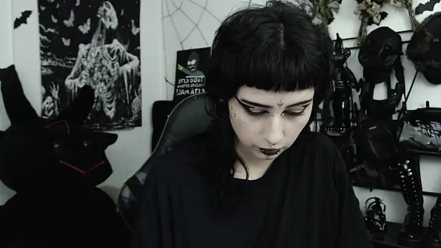 n0sferatus   online show from 07/24/26, 03:48