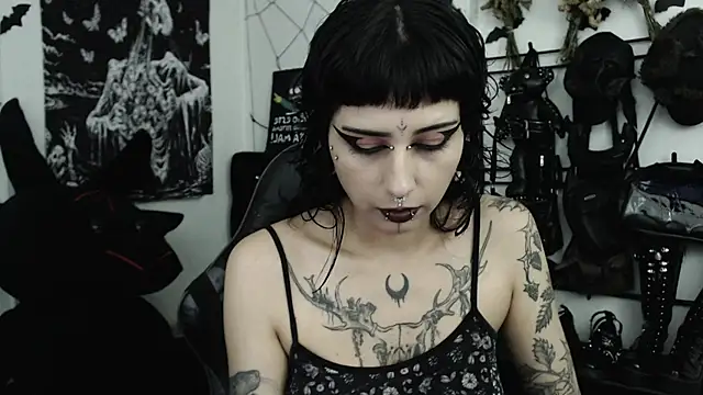 n0sferatus   online show from 08/07/26, 03:19