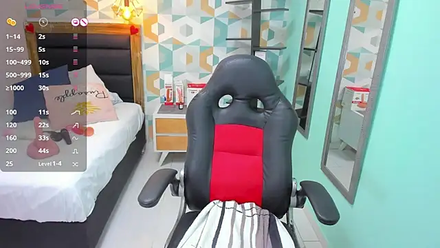 Snapshot of CATIAJONES chatting on 10/08/25, 07:22 CATIAJONES online show from 10/08/25, 07:22