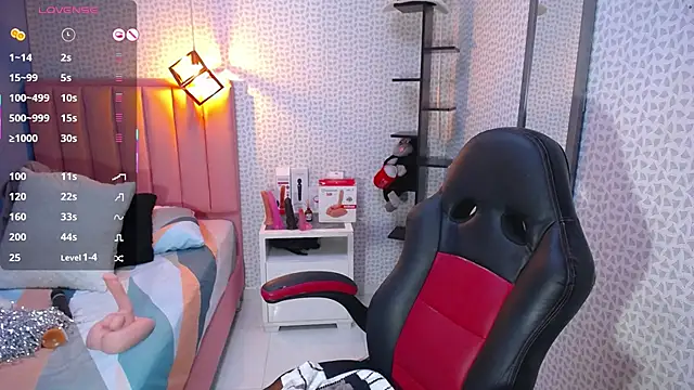 Snapshot of CATIAJONES chatting on 10/10/25, 06:51 CATIAJONES online show from 10/10/25, 06:51