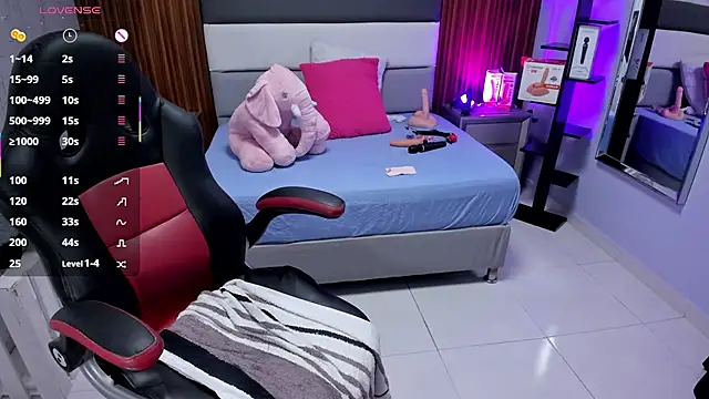 Snapshot of CATIAJONES chatting on 11/14/25, 06:28 CATIAJONES online show from 11/14/25, 06:28