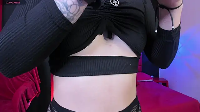 Megan wolf1  online show from 09/19/25, 03:30