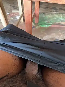 Snapshot of Black-mamba-madingo chatting on 09/26/25, 11:03 Black-mamba-madingo online show from 09/26/25, 11:03