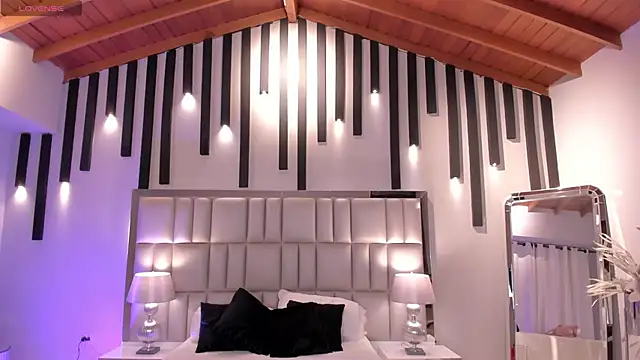 AmberLewis  online show from 11/01/25, 03:30