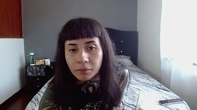 Emilia 1995 online show from 06/11/26, 02:26