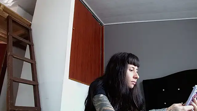 Snapshot of Emilia_1995 chatting on 07/25/26, 02:14 Emilia 1995 online show from 07/25/26, 02:14