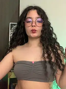 Snapshot of Antoniart_ chatting on 12/14/24, 03:40 Antoniart online show from 12/14/24, 03:40