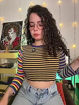 Snapshot of Antoniart_ chatting on 10/22/25, 03:40 Antoniart online show from 10/22/25, 03:40