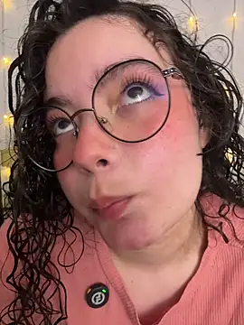 Snapshot of Antoniart_ chatting on 10/28/25, 01:53 Antoniart online show from 10/28/25, 01:53