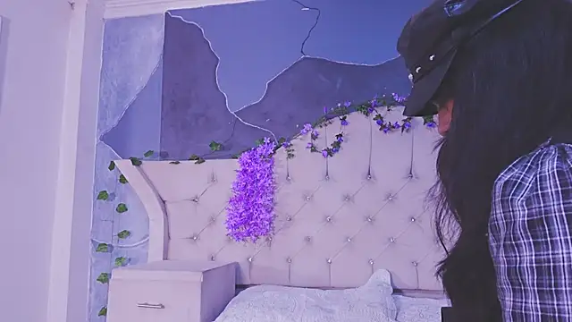 AmberGreyy  online show from 07/03/26, 08:04