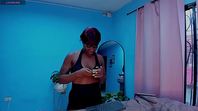 Snapshot of IsabellaBromsS chatting on 03/25/26, 10:38 IsabellaBromsS online show from 03/25/26, 10:38