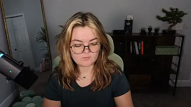 Snapshot of rodeobrii chatting on 09/26/25, 03:43 rodeobrii online show from 09/26/25, 03:43