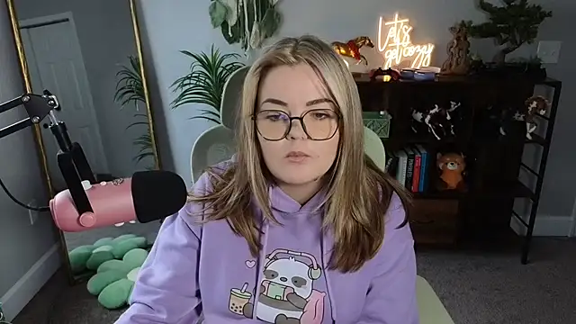 Snapshot of rodeobrii chatting on 10/18/25, 04:19 rodeobrii online show from 10/18/25, 04:19