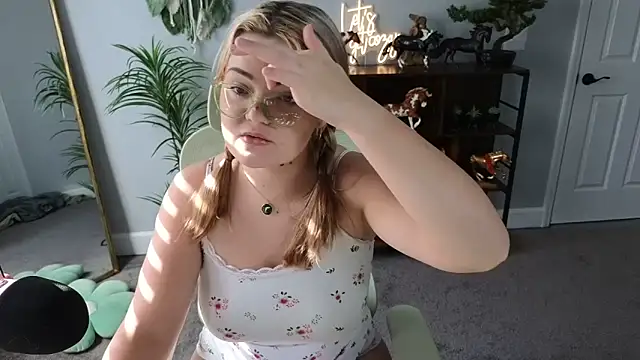 Snapshot of rodeobrii chatting on 11/03/25, 01:45 rodeobrii online show from 11/03/25, 01:45