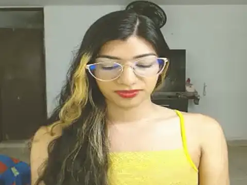 engielphoenis14 online show from 12/04/24, 10:19