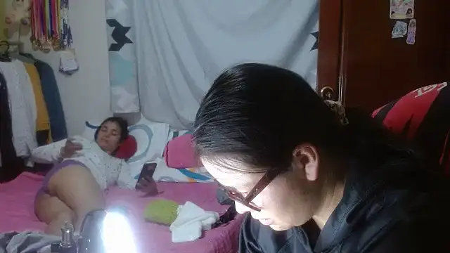 Snapshot of clayre_and_jill chatting on 10/08/25, 01:25 clayre and jill online show from 10/08/25, 01:25