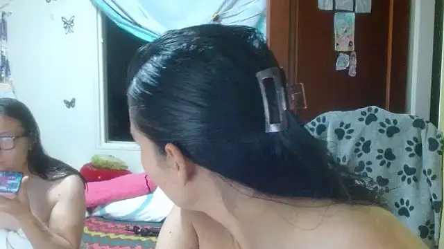 Snapshot of clayre_and_jill chatting on 10/08/25, 11:02 clayre and jill online show from 10/08/25, 11:02