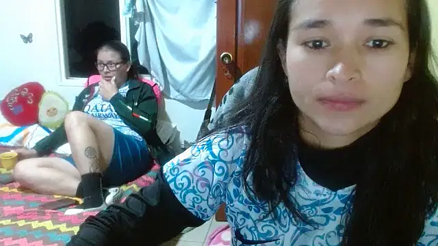 Snapshot of clayre_and_jill chatting on 10/13/25, 12:21 clayre and jill online show from 10/13/25, 12:21