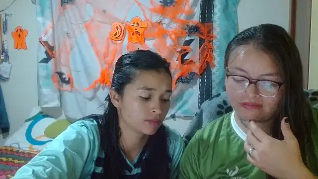 Snapshot of clayre_and_jill chatting on 11/04/25, 03:16 clayre and jill online show from 11/04/25, 03:16