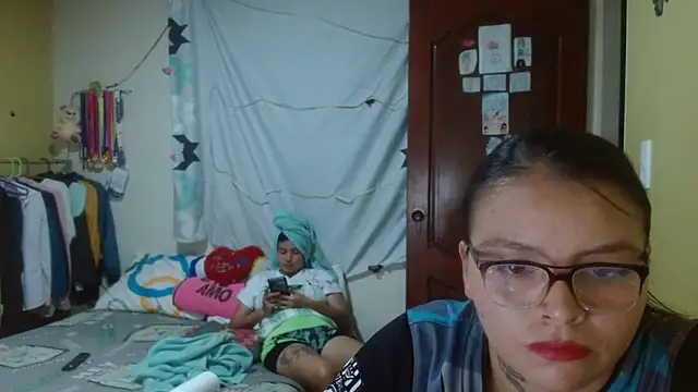 Snapshot of clayre_and_jill chatting on 11/12/25, 04:35 clayre and jill online show from 11/12/25, 04:35